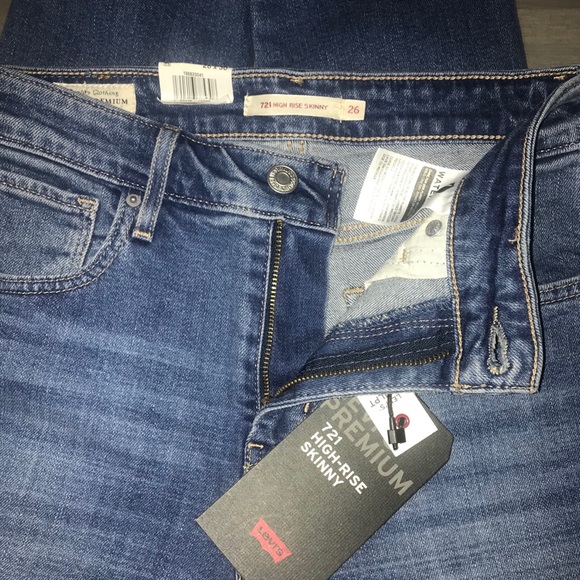 Levi’s 721 Distressed High Rise Skinny Jeans - Picture 6 of 8